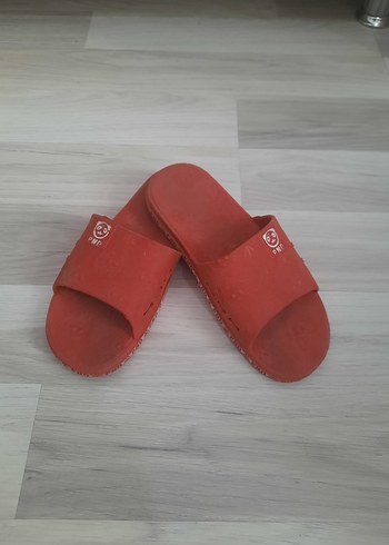 Kız Çocuk Kırmızı Cırtlı Terlik - Görsel 6