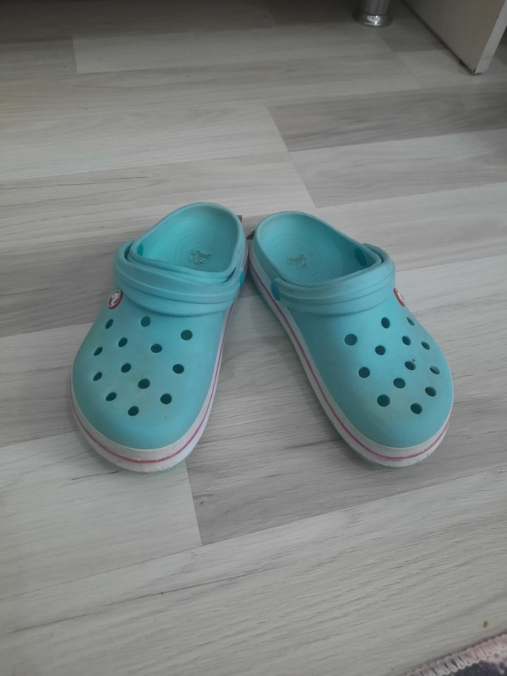 Kız Çocuk Kırmızı Cırtlı Terlik - Görsel 2