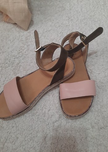 Bej Pastel Tokalı  Kadın Sandalet sadece 2 kere kullanildi - Görsel 4