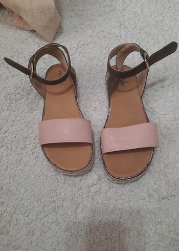 Bej Pastel Tokalı  Kadın Sandalet sadece 2 kere kullanildi - Görsel 2