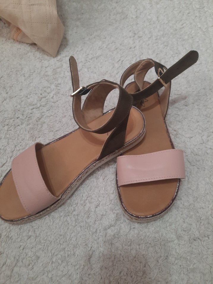 Bej Pastel Tokalı  Kadın Sandalet sadece 2 kere kullanildi - Görsel 4