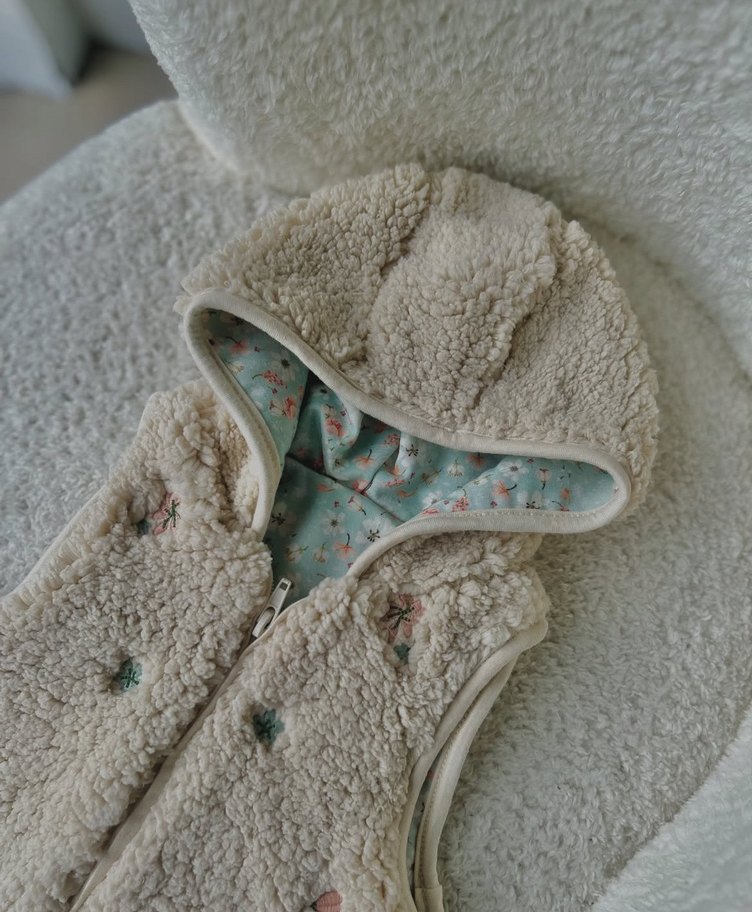 Kız Çocuk Nakışlı Kapüşonlu Bej Yelek - Görsel 2