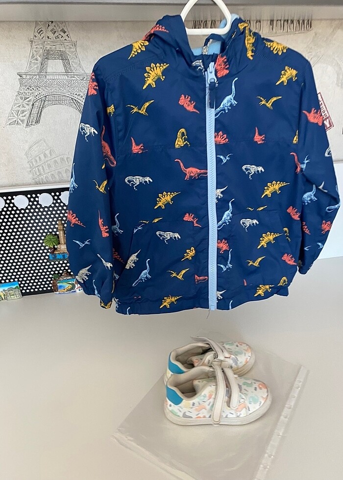 Lcw yağmurluk ve spor ayakkabı - Görsel 2