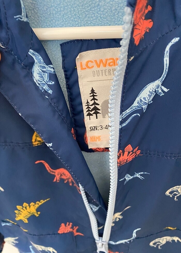 Lcw yağmurluk ve spor ayakkabı - Görsel 3