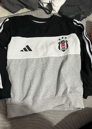 Beşiktaş Baskılı Gri Siyah Sweatshirt 9 yaş - Görsel 2