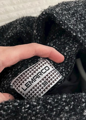 Düğmeli Kemerli Siyah Kaban - Görsel 3