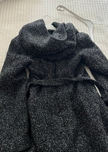 Düğmeli Kemerli Siyah Kaban - Görsel 2