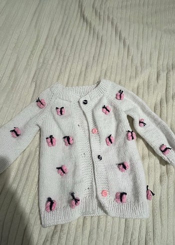 Kız Çocuk Beyaz Nakışlı Örgü Hırka - Görsel 2