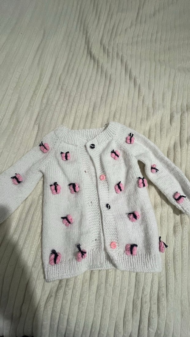 Kız Çocuk Beyaz Nakışlı Örgü Hırka - Görsel 2