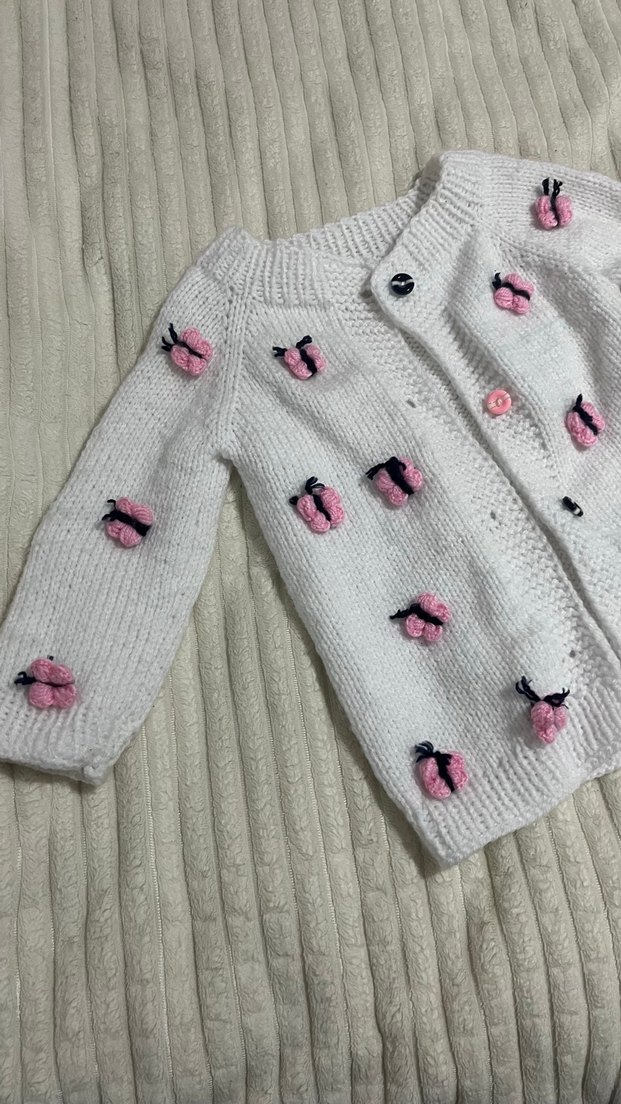 Kız Çocuk Beyaz Nakışlı Örgü Hırka - Görsel 4