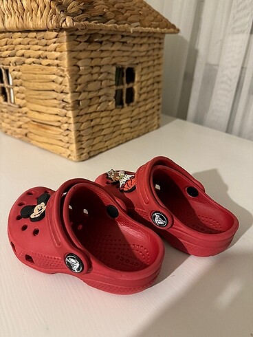 22 Beden kırmızı Renk Bebek crocs terlik