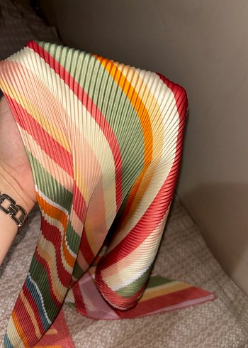  Beden Fresh scarf desenli plise eşarp