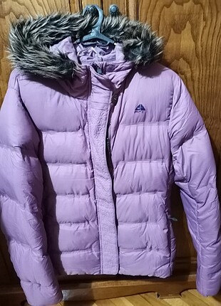 Nike kaztüyü lila rengi L beden mont 