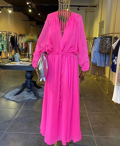Pembe yazlık şifon elbise