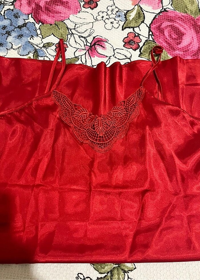 Kırmızı saten gecelik - Görsel 2
