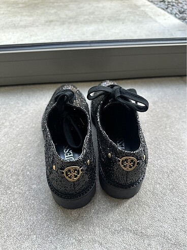 Guess Siyah pullu Oxford ayakkabı guess marka