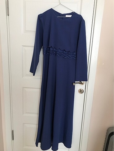 Uzun mavi elbise