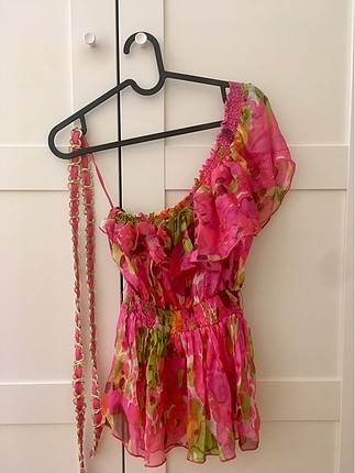 River Island renkli ve kemerli bluz