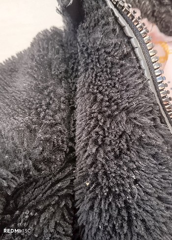 Kız Çocuk Siyah Kürklü Kapüşonlu Mont - Görsel 4