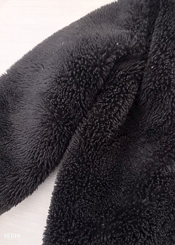 Kız Çocuk Siyah Kürklü Kapüşonlu Mont - Görsel 3