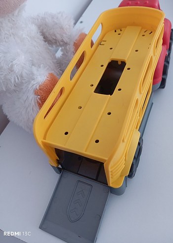  Beden Tır ve bebek oyuncağı