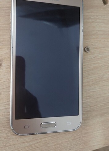 Samsung J2 Çok temiz. 