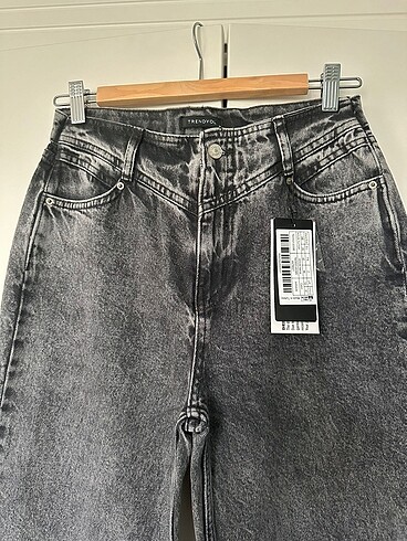 Trendyol & Milla Sıfır,etiketli kot pantolon