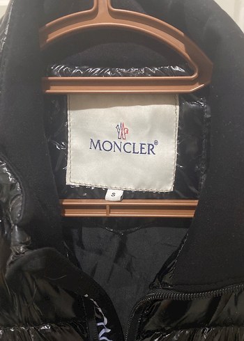LC Waikiki Moncler Siyah Düğmeli Erkek Yelek