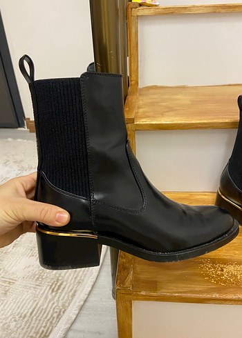 Parlak Siyah Kadın Deri Topuklu Bot - Görsel 3