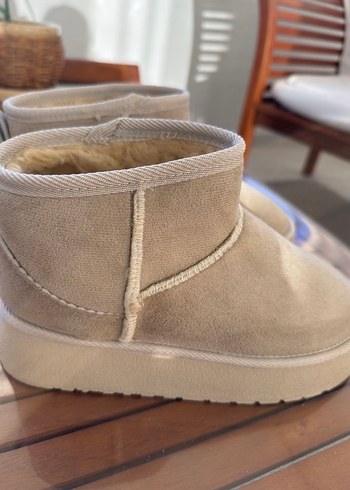 Bej Süet Kadın Dolgu Topuk Bot - Görsel 2