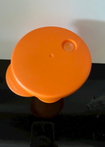 Turuncu Plastik Kapaklı Bardak - Görsel 2