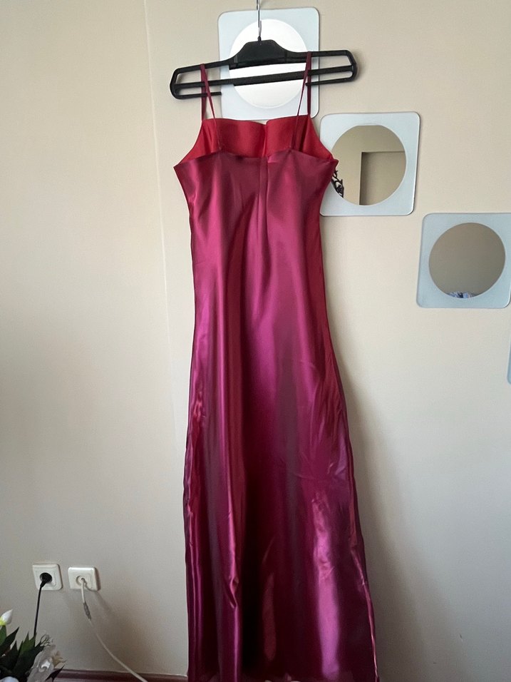 Bordo gece elbisesi - Görsel 4