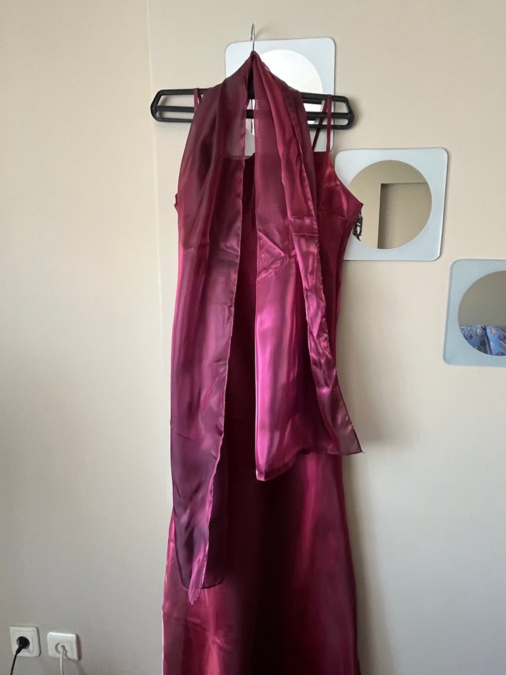 Bordo gece elbisesi - Görsel 2