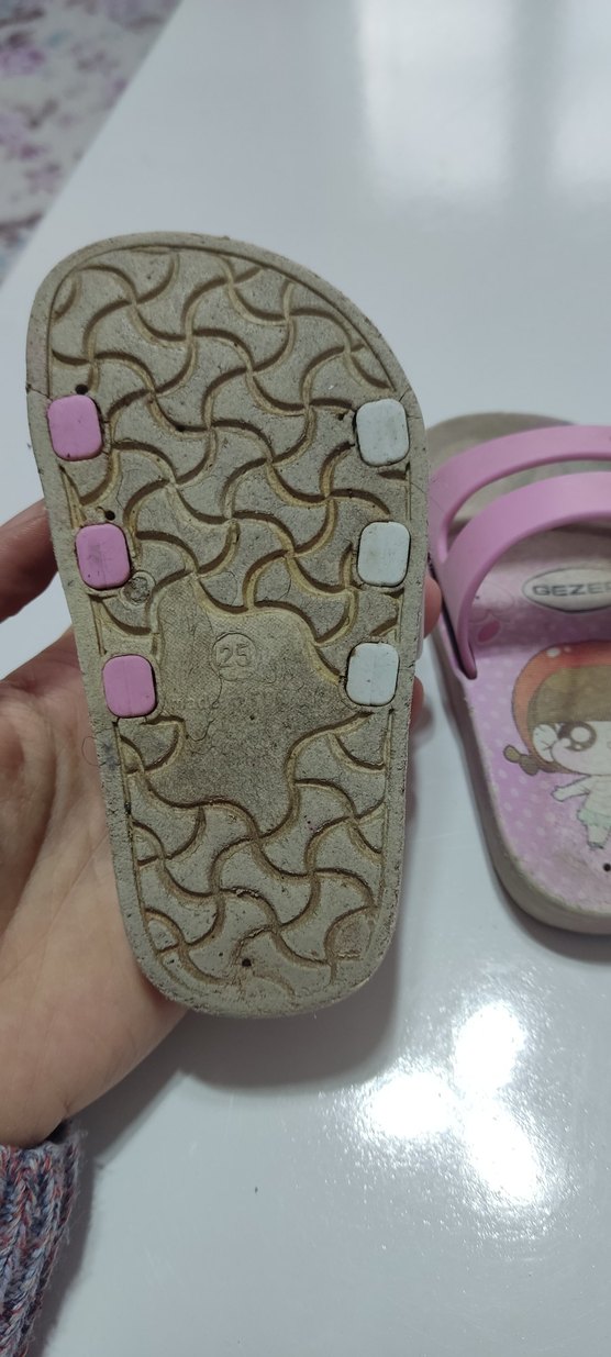 gezer çocuk terlik - Görsel 4
