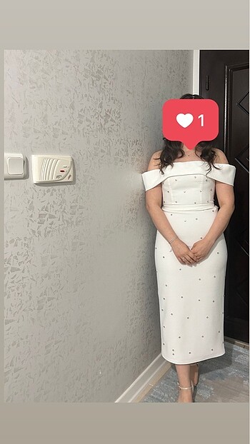 BEYAZ TAŞLI SÖZ NİŞAN ELBİSESİ