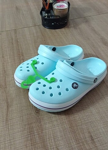 Crocs terlik klasik model 