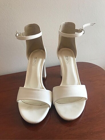 Gelinlik-nikahlık ayakkabı