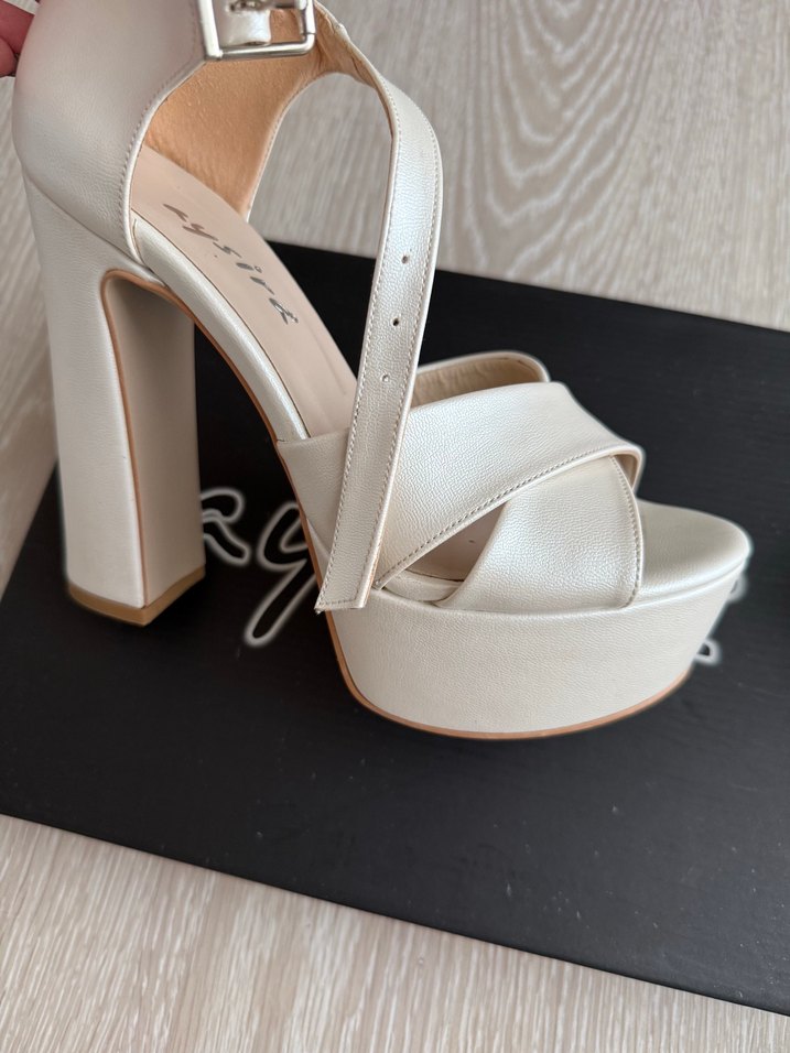 Aysira Beyaz Platform Topuklu Kadın Ayakkabı - Görsel 3