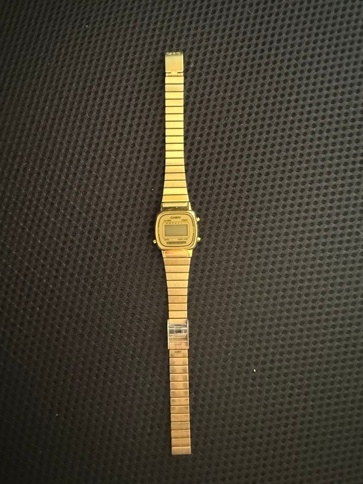 Casio Altın Renk Dijital Kadın Kol Saati - Görsel 3