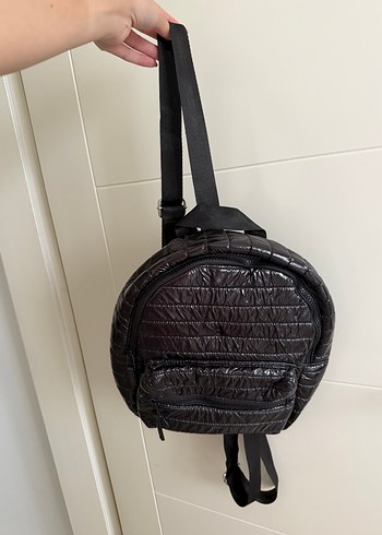Beden Parlak Siyah Sırt Çantası