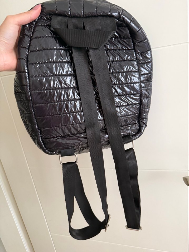 Parlak Siyah Sırt Çantası - Görsel 3