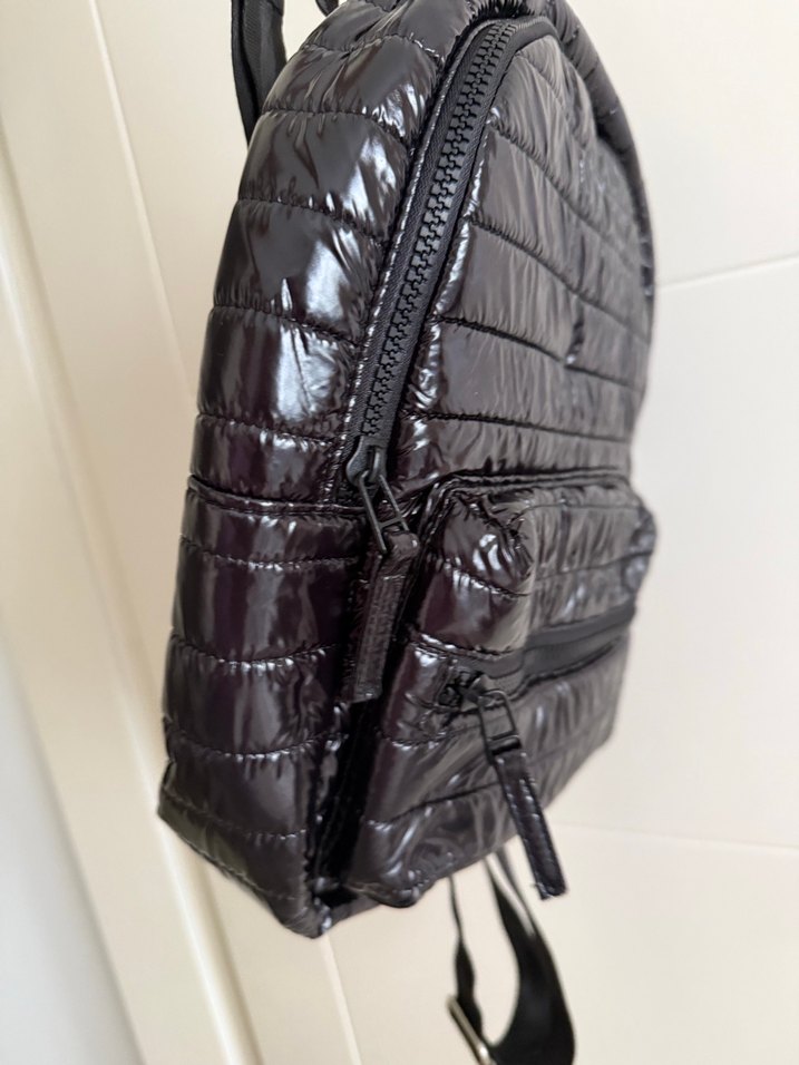 Parlak Siyah Sırt Çantası - Görsel 2