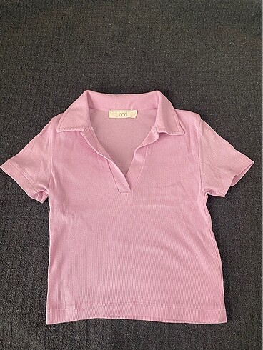 Pembe tişört