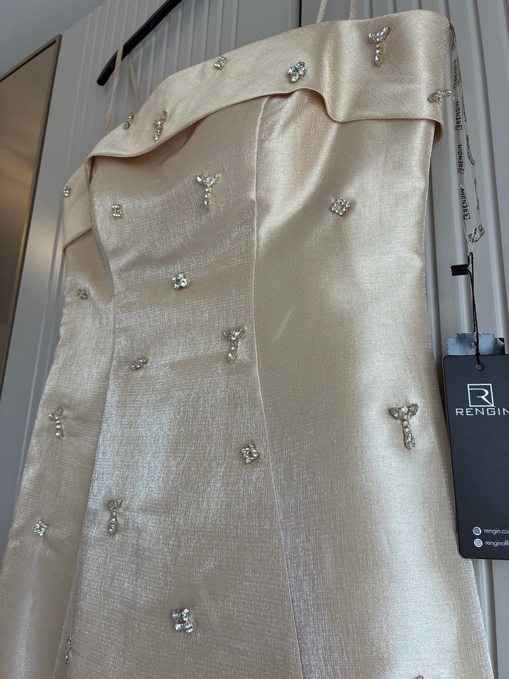 Taşlı kısa bej abiye - Görsel 2