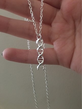DNA kolye