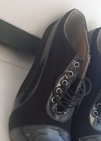 Bağcıklı topuklu çok güzel bir model - Görsel 2