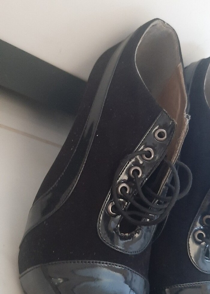 Bağcıklı topuklu çok güzel bir model - Görsel 2