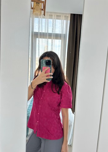 Düğmeli V Yaka Parlak Pembe Kadın Gömlek - Görsel 3