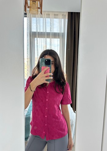 Düğmeli V Yaka Parlak Pembe Kadın Gömlek - Görsel 2