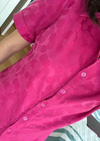 Düğmeli V Yaka Parlak Pembe Kadın Gömlek - Görsel 7